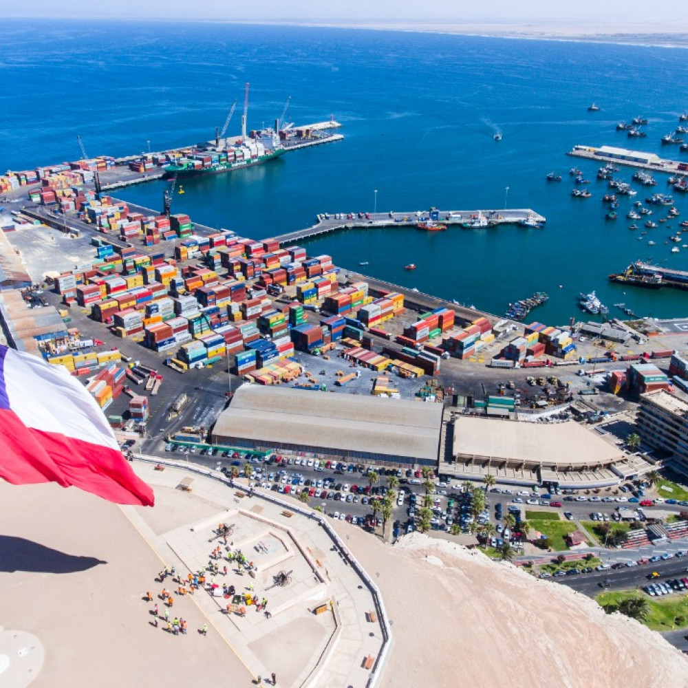 PORT SERVICE: CARGO TRANSFER AND SHIP ATTENTION — Arica, Chile