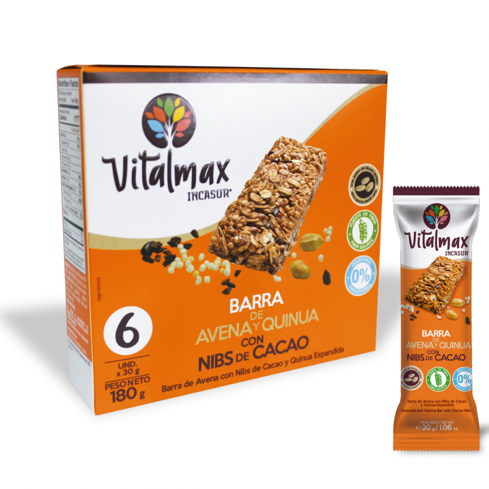 Oatmeal and quinia bar with cocoa nibs — Lima, Peru